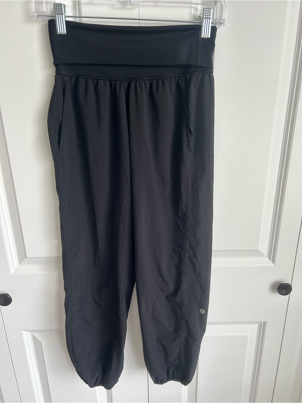LuLulemon Women’s Black Parachute Pants